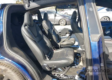 2024 Tesla Model X Long Range z USA, uszkodzony, nr VIN 7SAXCBE57RF444161